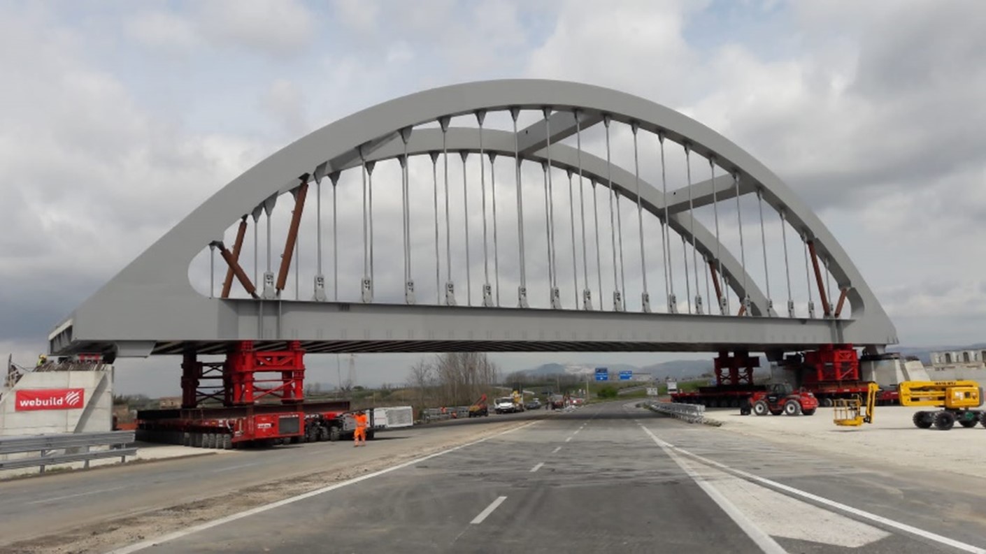 SOLUZIONI INNOVATIVE PER IL VARO DI IMPALCATI. IL CASO DEI PONTI AD